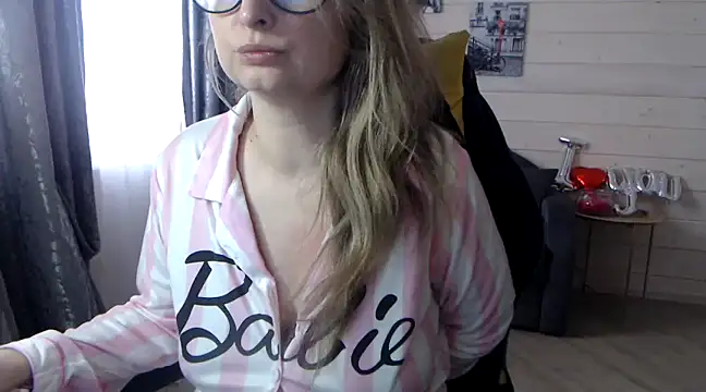 Snapshot of RubiLakros chatting on March 2, 2025, 9:10 am RubiLakros online show from March 2, 2025, 9:10 am