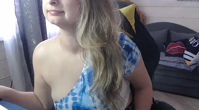 Snapshot of RubiLakros chatting on March 21, 2025, 12:50 pm RubiLakros online show from March 21, 2025, 12:50 pm