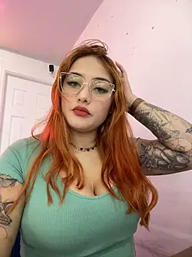 Snapshot of Tulipa_ chatting on March 4, 2025, 8:38 pm Tulipa online show from March 4, 2025, 8:38 pm