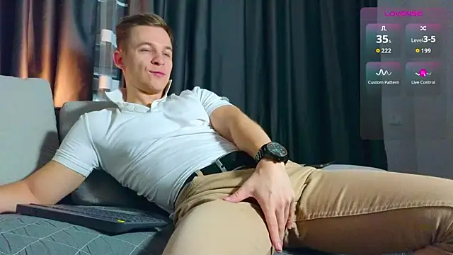 S3Xyes online show from December 17, 2025, 1:10 am