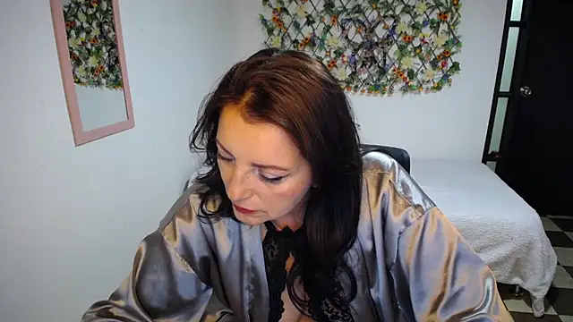 Snapshot of Sofi_5249_ chatting on December 11, 2024, 12:44 am Sofi 5249 online show from December 11, 2024, 12:44 am