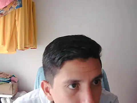 Snapshot of Eduardzmm chatting on February 20, 2026, 9:17 pm Eduardzmm online show from February 20, 2026, 9:17 pm