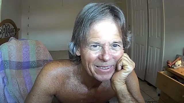 Snapshot of nakeedcowboi65 chatting on June 17, 2026, 12:04 pm nakeedcowboi65 online show from June 17, 2026, 12:04 pm