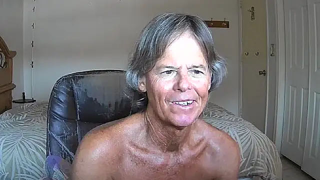 Snapshot of nakeedcowboi65 chatting on July 28, 2026, 12:48 pm nakeedcowboi65 online show from July 28, 2026, 12:48 pm