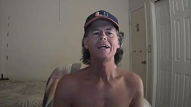 Snapshot of nakeedcowboi65 chatting on August 4, 2026, 9:25 am nakeedcowboi65 online show from August 4, 2026, 9:25 am