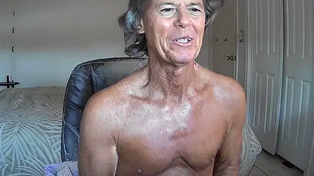 Snapshot of nakeedcowboi65 chatting on June 18, 2026, 12:10 pm nakeedcowboi65 online show from June 18, 2026, 12:10 pm
