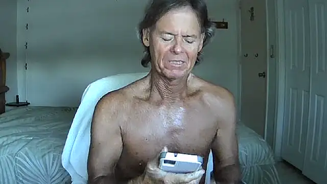 Snapshot of nakeedcowboi65 chatting on July 25, 2026, 11:33 pm nakeedcowboi65 online show from July 25, 2026, 11:33 pm