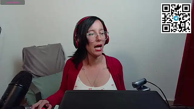 mahina84 online show from July 15, 2026, 12:50 am
