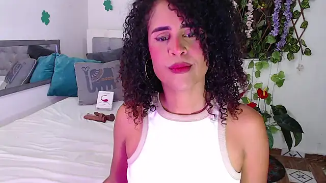 sweet brunette19 online show from March 22, 2025, 6:03 pm