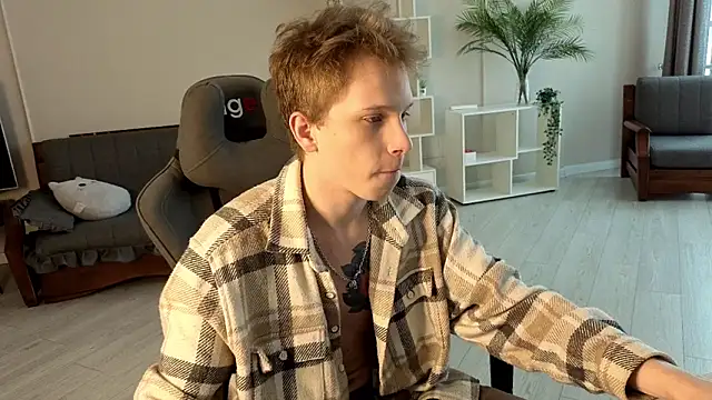 Snapshot of arlekincrop chatting on December 18, 2025, 4:17 am arlekincrop online show from December 18, 2025, 4:17 am