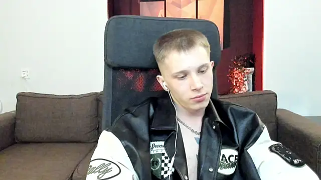 Snapshot of arlekincrop chatting on March 19, 2025, 10:31 pm arlekincrop online show from March 19, 2025, 10:31 pm