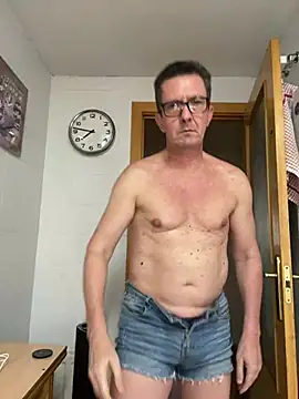 Snapshot of Fergaro chatting on July 6, 2026, 5:48 pm Fergaro online show from July 6, 2026, 5:48 pm