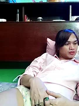 QueenSoreal online show from November 21, 2025, 7:13 pm