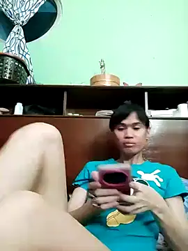QueenSoreal online show from April 22, 2026, 1:51 pm