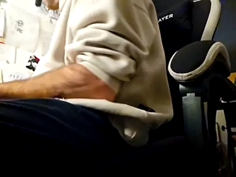 Snapshot of verylargecock chatting on October 24, 2025, 3:16 am verylargecock online show from October 24, 2025, 3:16 am