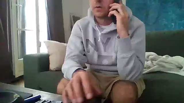 Snapshot of verylargecock chatting on September 20, 2025, 9:36 am verylargecock online show from September 20, 2025, 9:36 am