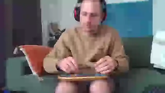 Snapshot of verylargecock chatting on September 22, 2025, 12:44 pm verylargecock online show from September 22, 2025, 12:44 pm