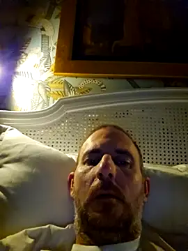 Snapshot of verylargecock chatting on November 6, 2025, 11:53 pm verylargecock online show from November 6, 2025, 11:53 pm