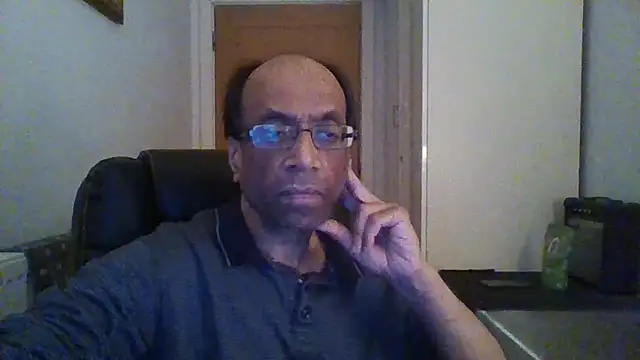 rauncher1 online show from February 10, 2025, 11:55 pm