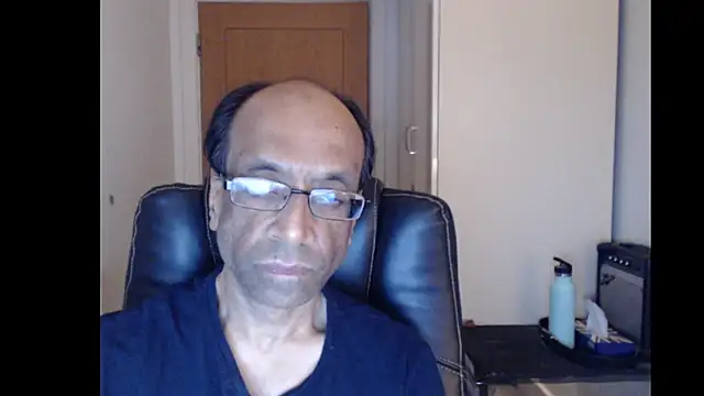 rauncher1 online show from August 3, 2026, 11:31 pm