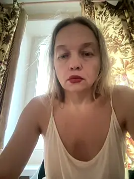 Susanel online show from October 24, 2025, 11:42 am