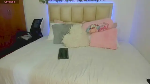 Snapshot of EbonyDream77 chatting on July 28, 2026, 8:52 pm EbonyDream77 online show from July 28, 2026, 8:52 pm