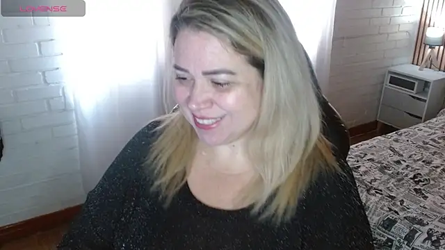 Snapshot of bella_savati chatting on May 23, 2026, 4:28 pm bella savati online show from May 23, 2026, 4:28 pm