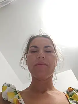Snapshot of FeliciaKrige chatting on June 17, 2026, 10:41 pm FeliciaKrige online show from June 17, 2026, 10:41 pm