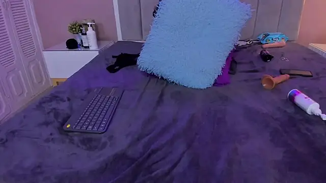 Snapshot of chantall1375 chatting on March 1, 2025, 1:53 am chantall1375 online show from March 1, 2025, 1:53 am