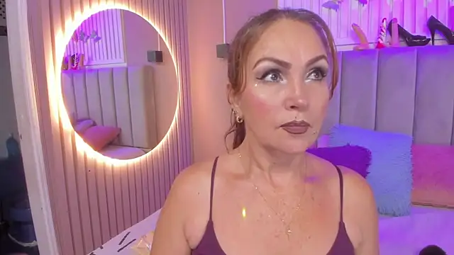 Snapshot of chantall1375 chatting on March 11, 2026, 3:33 am chantall1375 online show from March 11, 2026, 3:33 am