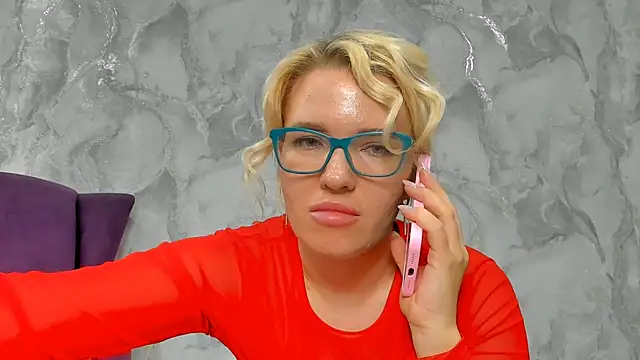 Snapshot of succubus chatting on October 8, 2025, 9:15 pm succubus online show from October 8, 2025, 9:15 pm