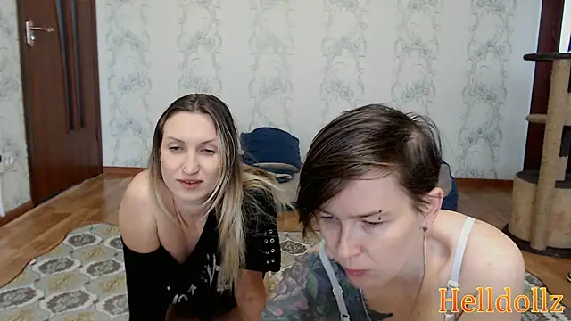 Snapshot of Helldollz chatting on December 12, 2024, 8:03 am Helldollz online show from December 12, 2024, 8:03 am