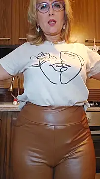 elacoquette online show from October 28, 2025, 5:23 pm