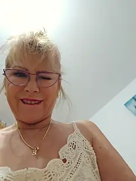 Snapshot of elacoquette chatting on June 29, 2026, 2:29 am elacoquette online show from June 29, 2026, 2:29 am