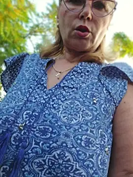 Snapshot of elacoquette chatting on June 22, 2026, 3:36 am elacoquette online show from June 22, 2026, 3:36 am