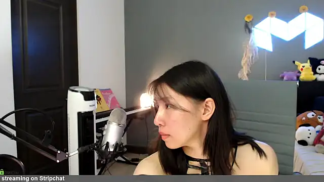 Snapshot of minarocket_ chatting on May 10, 2026, 4:42 pm minarocket online show from May 10, 2026, 4:42 pm