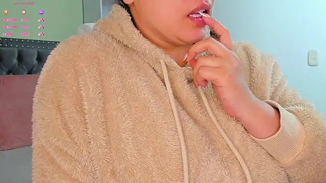 Kyllie B online show from November 25, 2025, 2:34 am