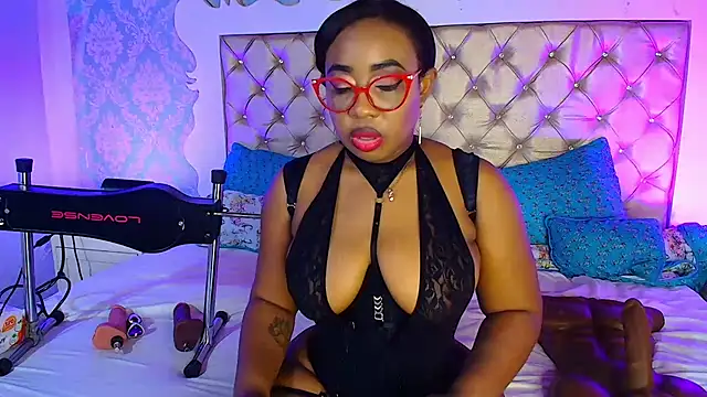 Snapshot of CaseyMoon chatting on October 23, 2025, 12:48 pm CaseyMoon online show from October 23, 2025, 12:48 pm