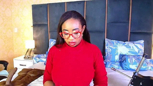 Snapshot of CaseyMoon chatting on November 20, 2025, 12:50 pm CaseyMoon online show from November 20, 2025, 12:50 pm