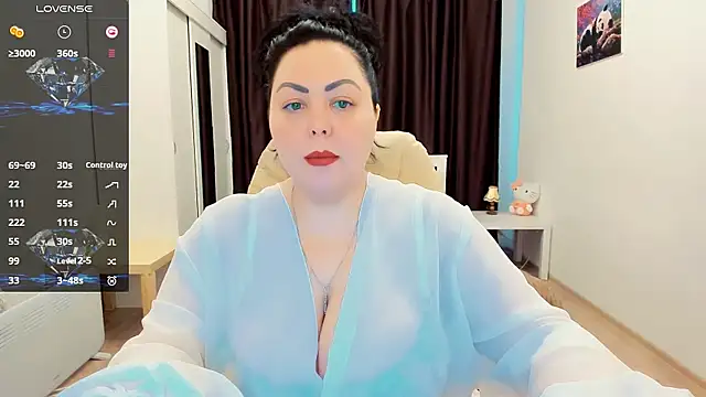 Snapshot of Nina_Hopper chatting on March 13, 2025, 12:13 pm Nina Hopper online show from March 13, 2025, 12:13 pm