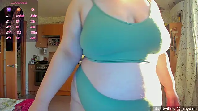 Snapshot of Raydirin chatting on December 14, 2025, 12:11 pm Raydirin online show from December 14, 2025, 12:11 pm