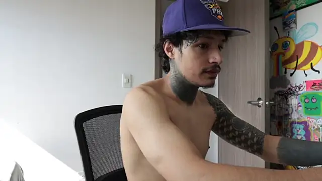 trieone online show from March 3, 2026, 2:02 pm