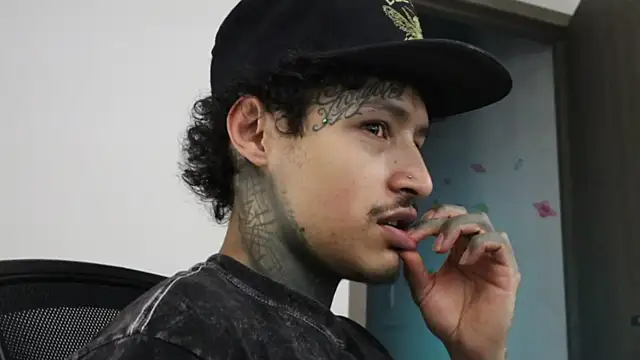 trieone online show from October 13, 2025, 9:38 pm