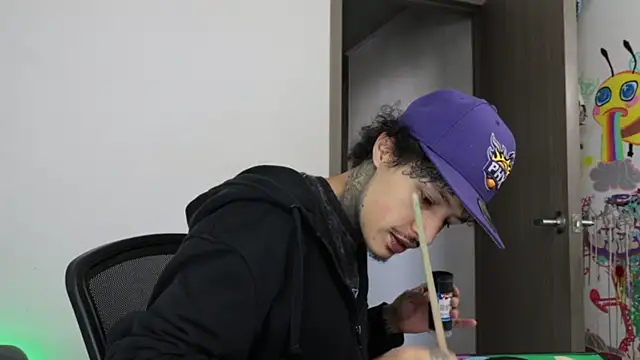 trieone online show from March 8, 2026, 2:53 pm