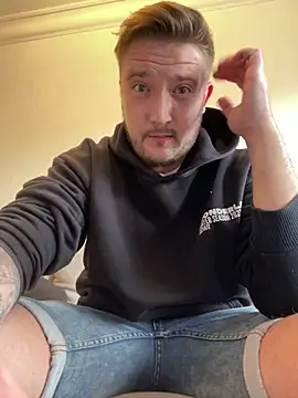 Snapshot of TwopartCuisine chatting on May 7, 2026, 3:26 pm TwopartCuisine online show from May 7, 2026, 3:26 pm