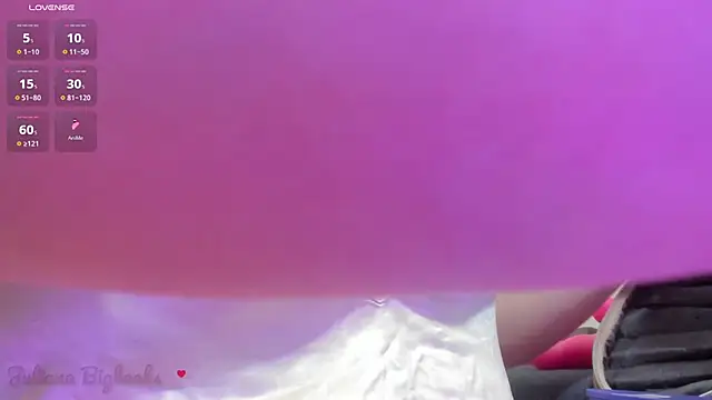 Snapshot of Juliana_bigboobs chatting on July 31, 2026, 7:22 pm Juliana bigboobs online show from July 31, 2026, 7:22 pm