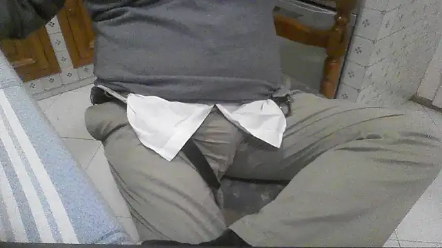 polloiw online show from October 21, 2025, 1:54 pm