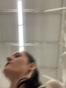 Snapshot of lolabunny9 chatting on February 11, 2025, 6:01 pm lolabunny9 online show from February 11, 2025, 6:01 pm