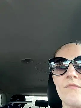 Snapshot of lolabunny9 chatting on November 23, 2025, 7:02 pm lolabunny9 online show from November 23, 2025, 7:02 pm