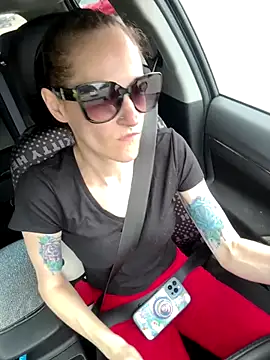 Snapshot of lolabunny9 chatting on September 28, 2025, 4:25 pm lolabunny9 online show from September 28, 2025, 4:25 pm